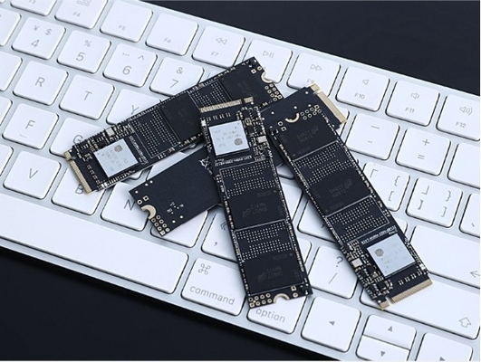 SATA III ইন্টারফেসের সাথে সাশ্রয়ী মূল্যের 256GB SSD অভ্যন্তরীণ হার্ড ড্রাইভ এবং 10Gbps পর্যন্ত ডেটা ট্রান্সফার রেট